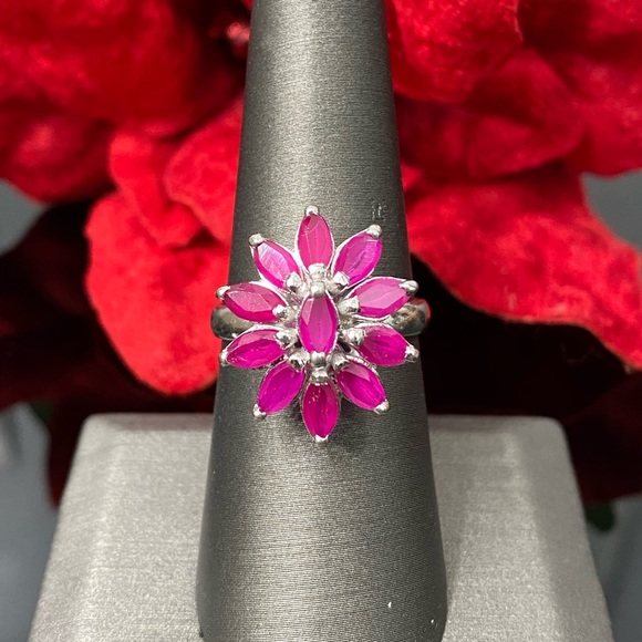 925 Sterling Silver Red Stone Flower Ring